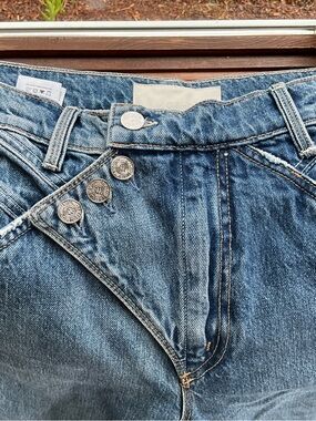 MOTHER High-Rise Button-Fly Jeans in Medium Blue Wash